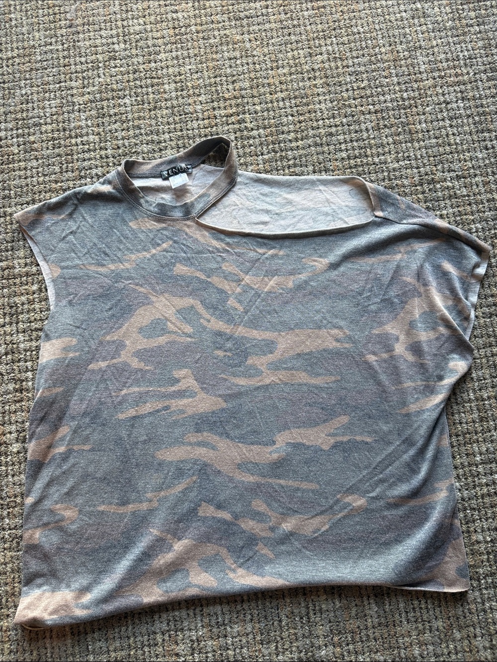 VENUS Gray and Beige Camo Sleeveless Knit Top
